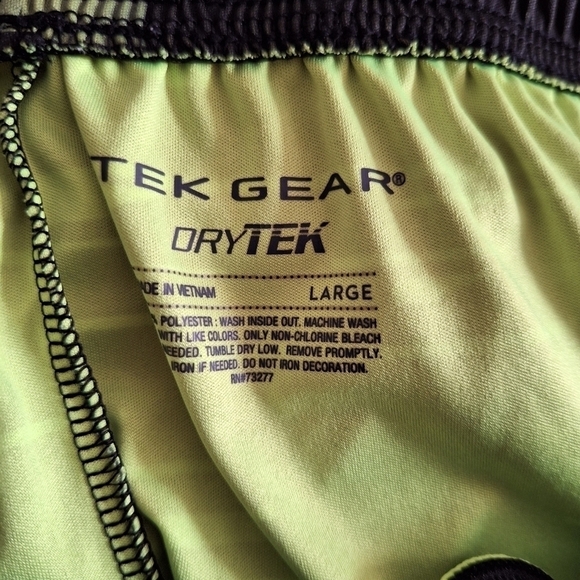 Tek gear shorts size large - Picture 4 of 4
